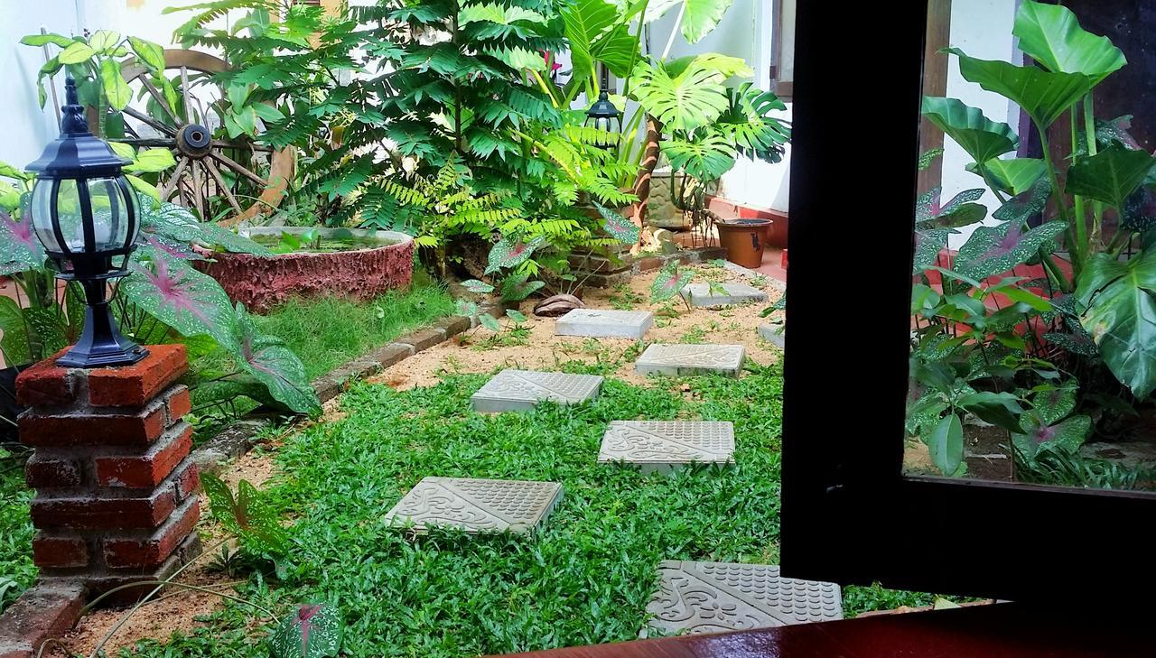Saubagya Inn Anuradhapura Buitenkant foto