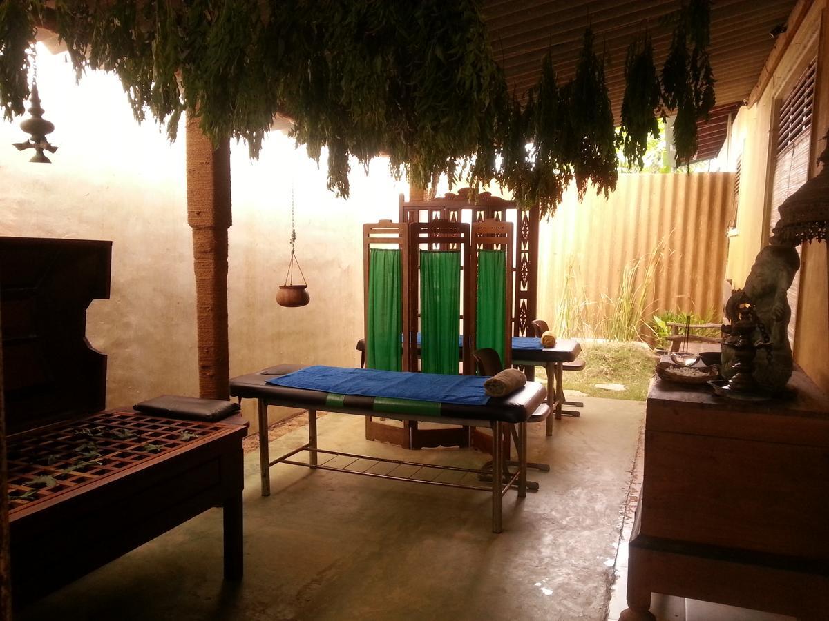 Saubagya Inn Anuradhapura Buitenkant foto