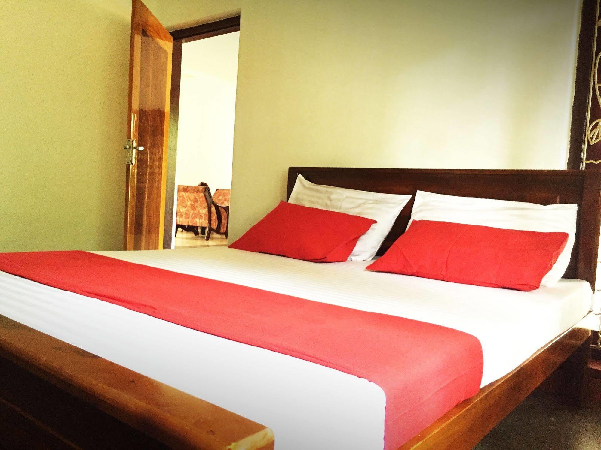Saubagya Inn Anuradhapura Buitenkant foto