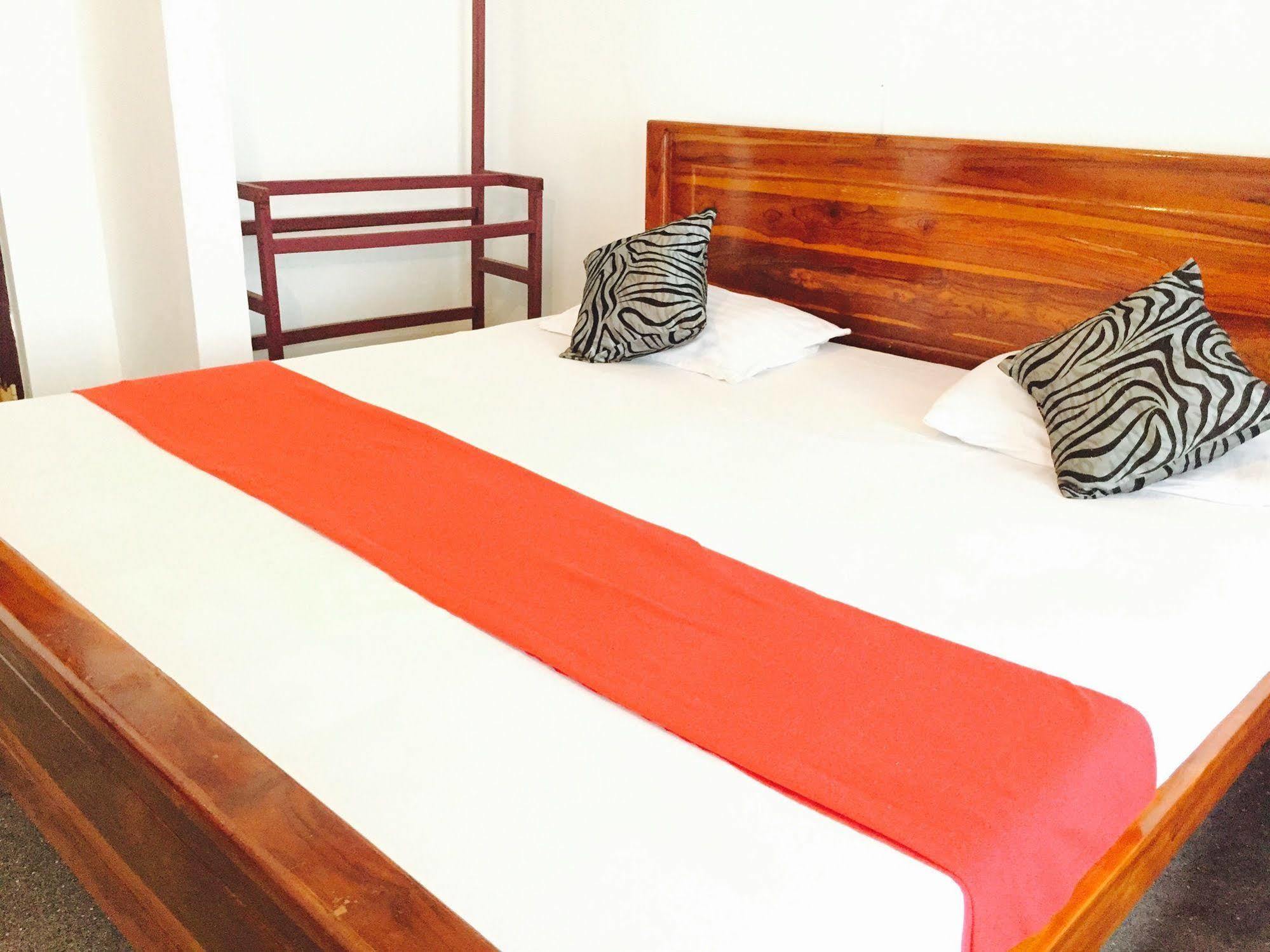 Saubagya Inn Anuradhapura Buitenkant foto